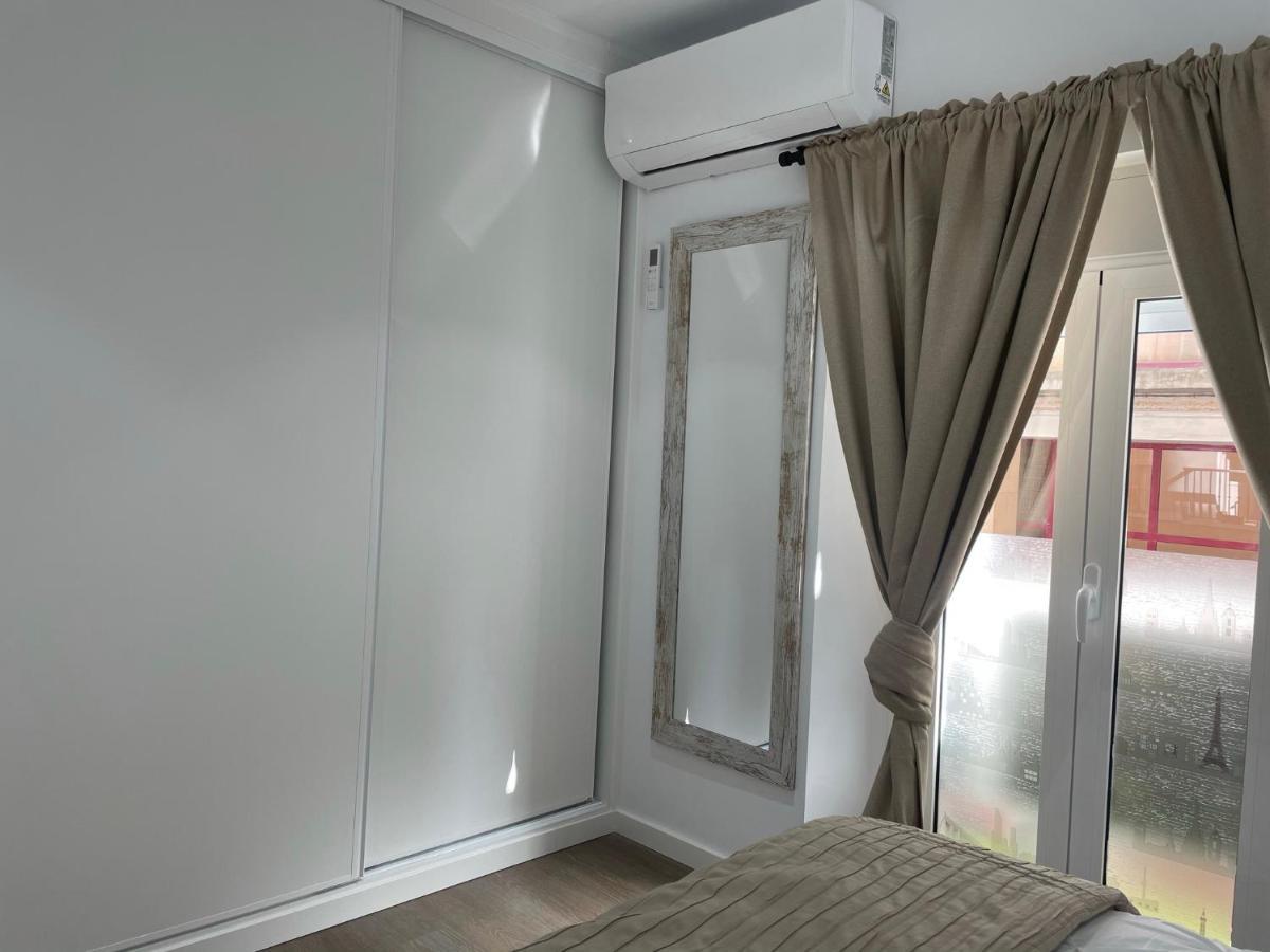 Apartamento Nebro Estrella Кадис Екстериор снимка